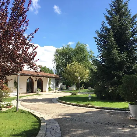 مزرعة للإقامة Masseria Protomastro *